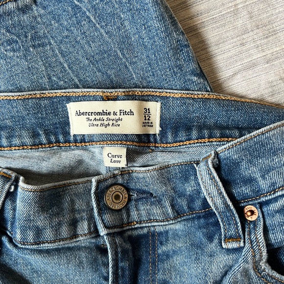 Abercrombie & Fitch curve love ultra high rise straight ankle - Picture 3 of 3